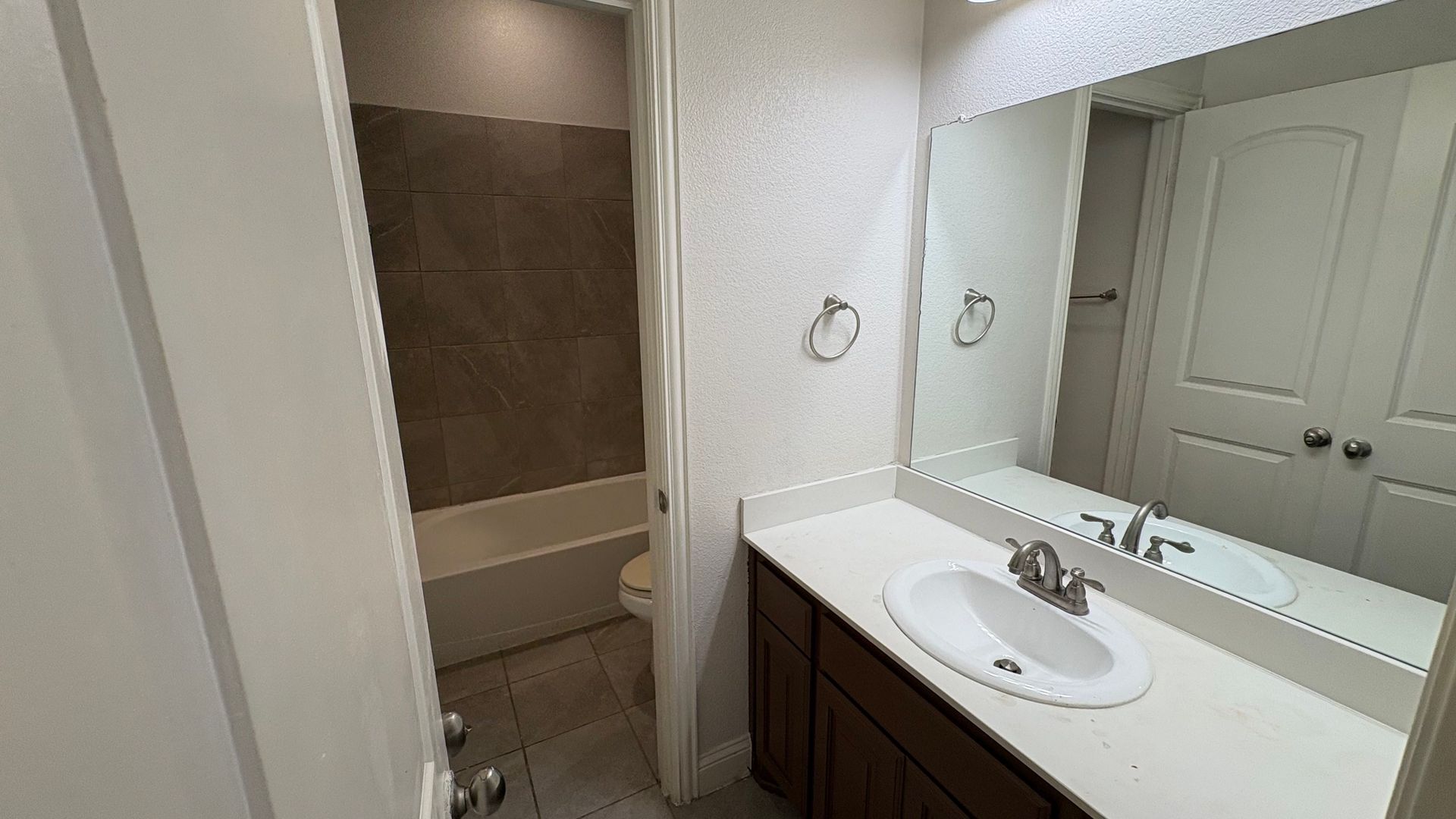 610 Alderwood 11 of 12