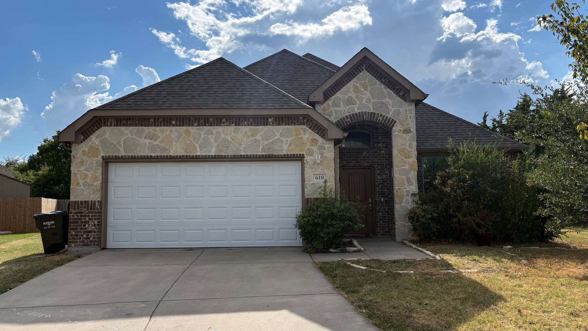610 Alderwood 1 of 12