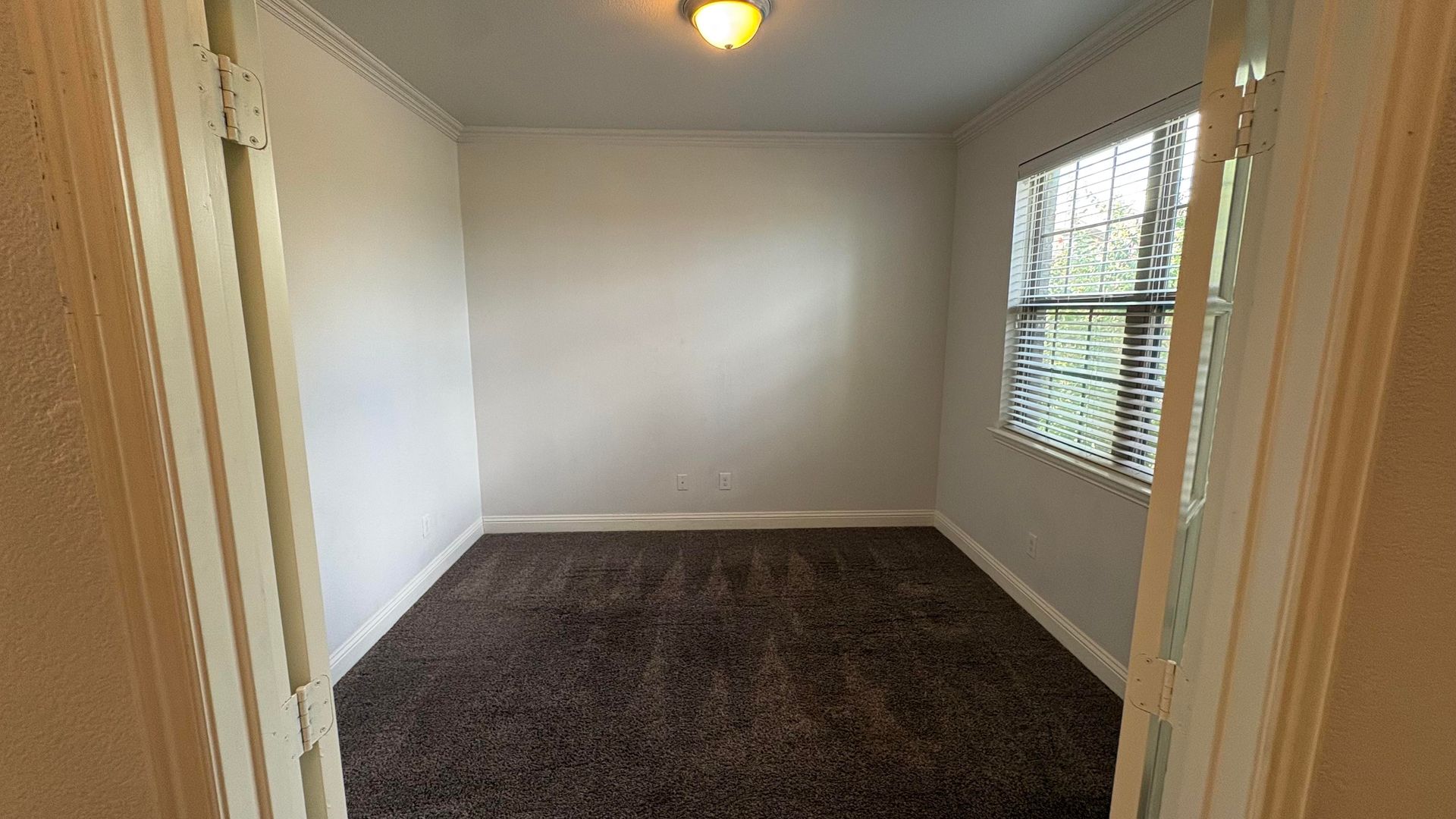 610 Alderwood 3 of 12