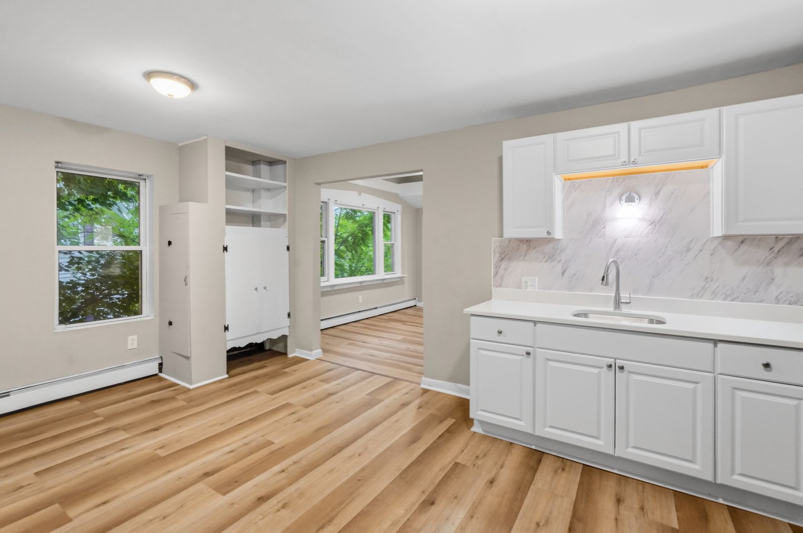 Clinton Apartment: 1-3 Oak St