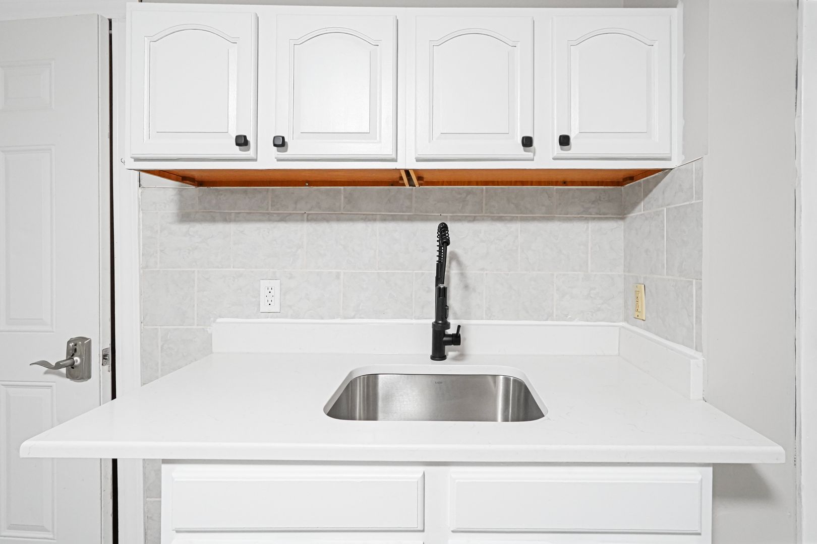 Fitchburg Apartment: 168 Lunenburg St