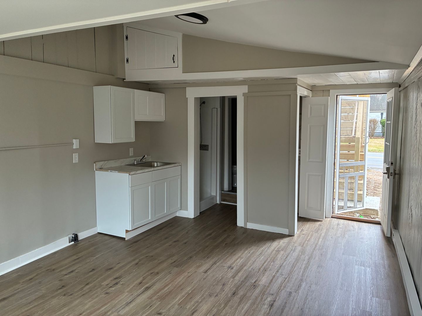 Ayer Apartment: 62 Willow Rd