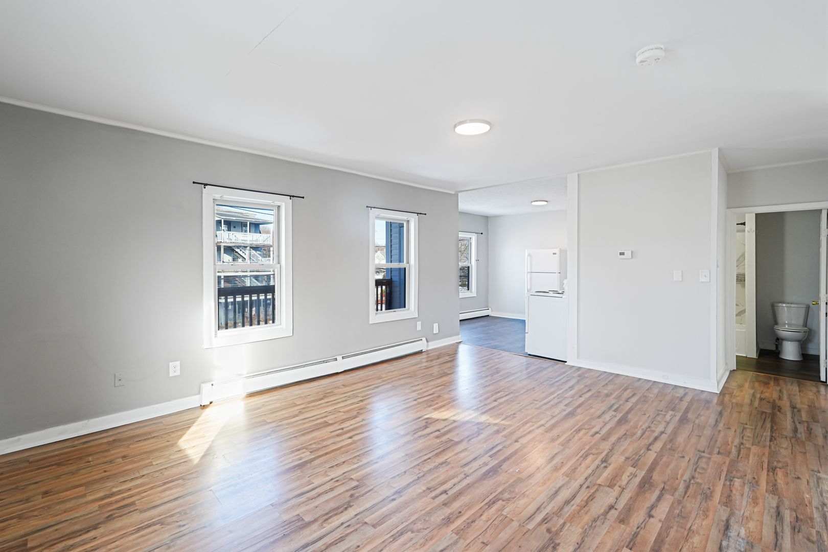 Putnam Apartment: 256 Providence St