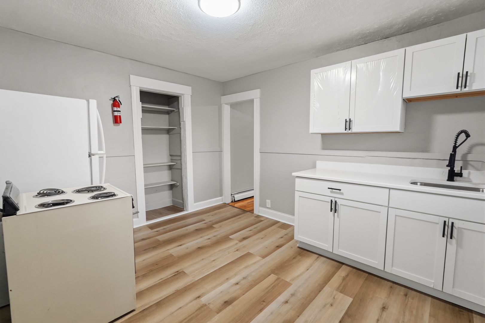 Worcester Apartment: 22 Florence St