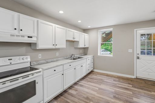 1 Bedroom Apartment for Rent in North Brookfield, MA – 12 Elm St Unit 7 | Pet Friendly, Parking & Laundry