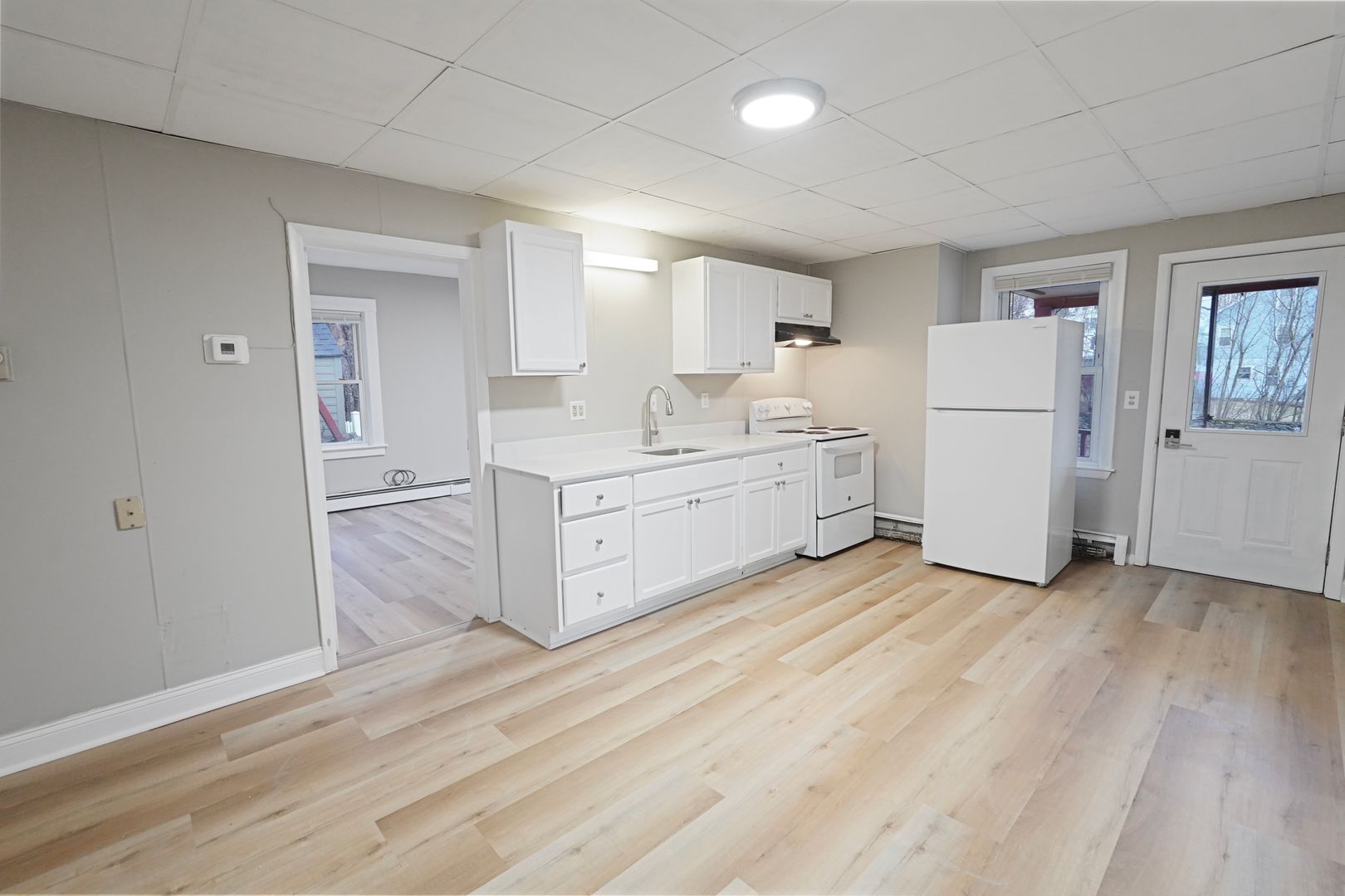 Putnam Apartment: 175 School St