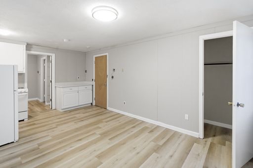 Studio Apartment in Warren, MA – 26 Old West Brookfield Rd, Unit 4