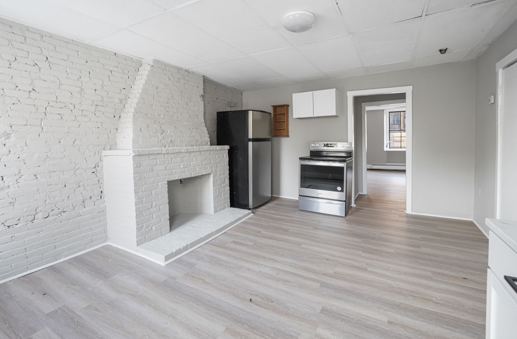 Lowell Apartment: 116 Appleton St