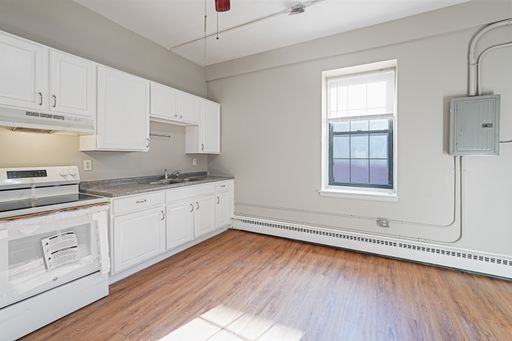3 Bedroom Apartment for Rent in Woonsocket RI | Pet Friendly – photo 1