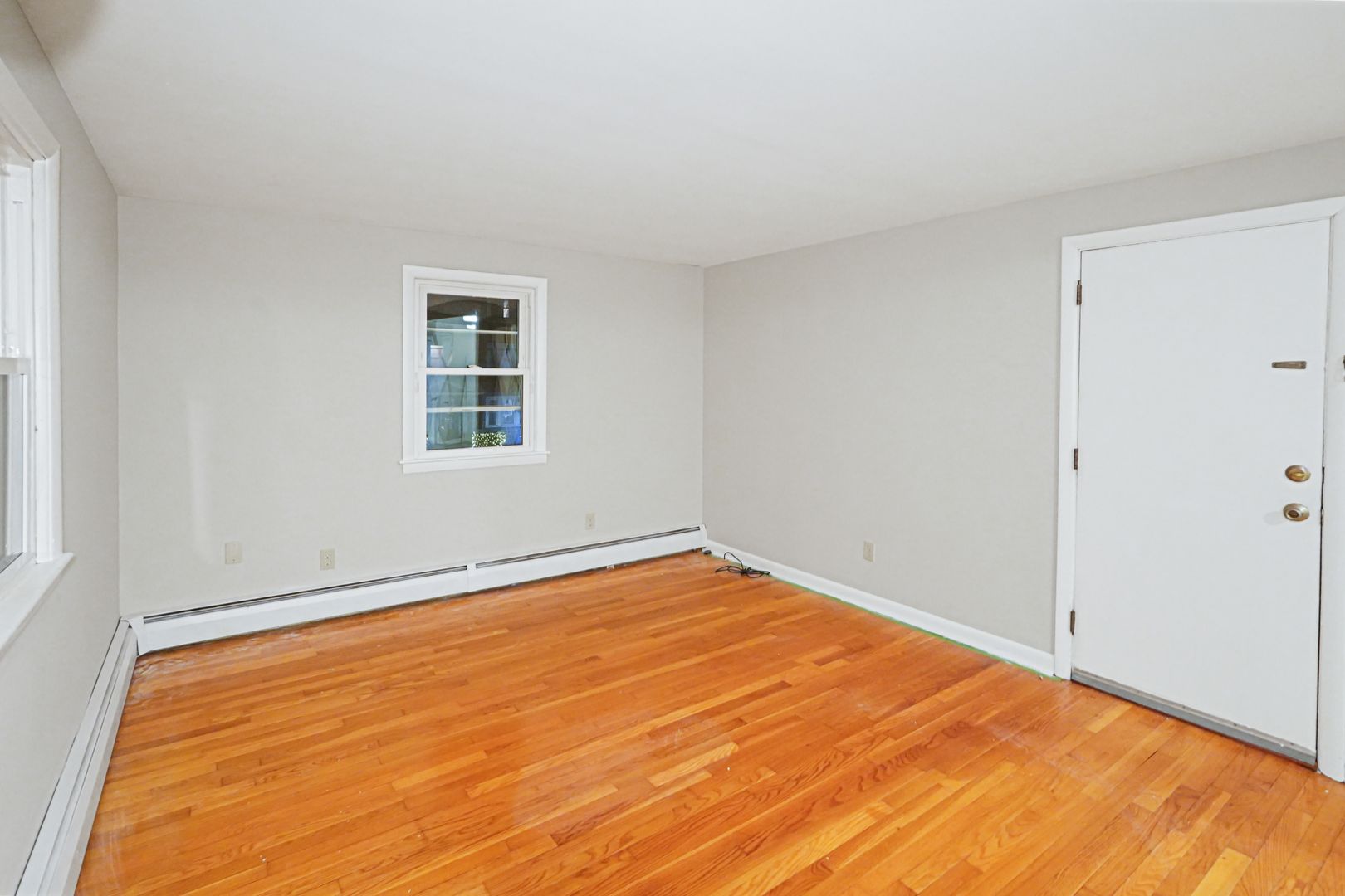 Worcester Apartment: 82 Whitmarsh Ave