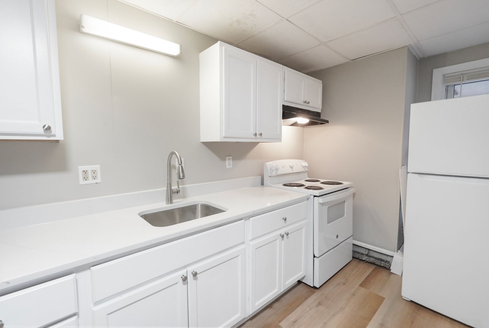 Putnam Apartment: 175 School St