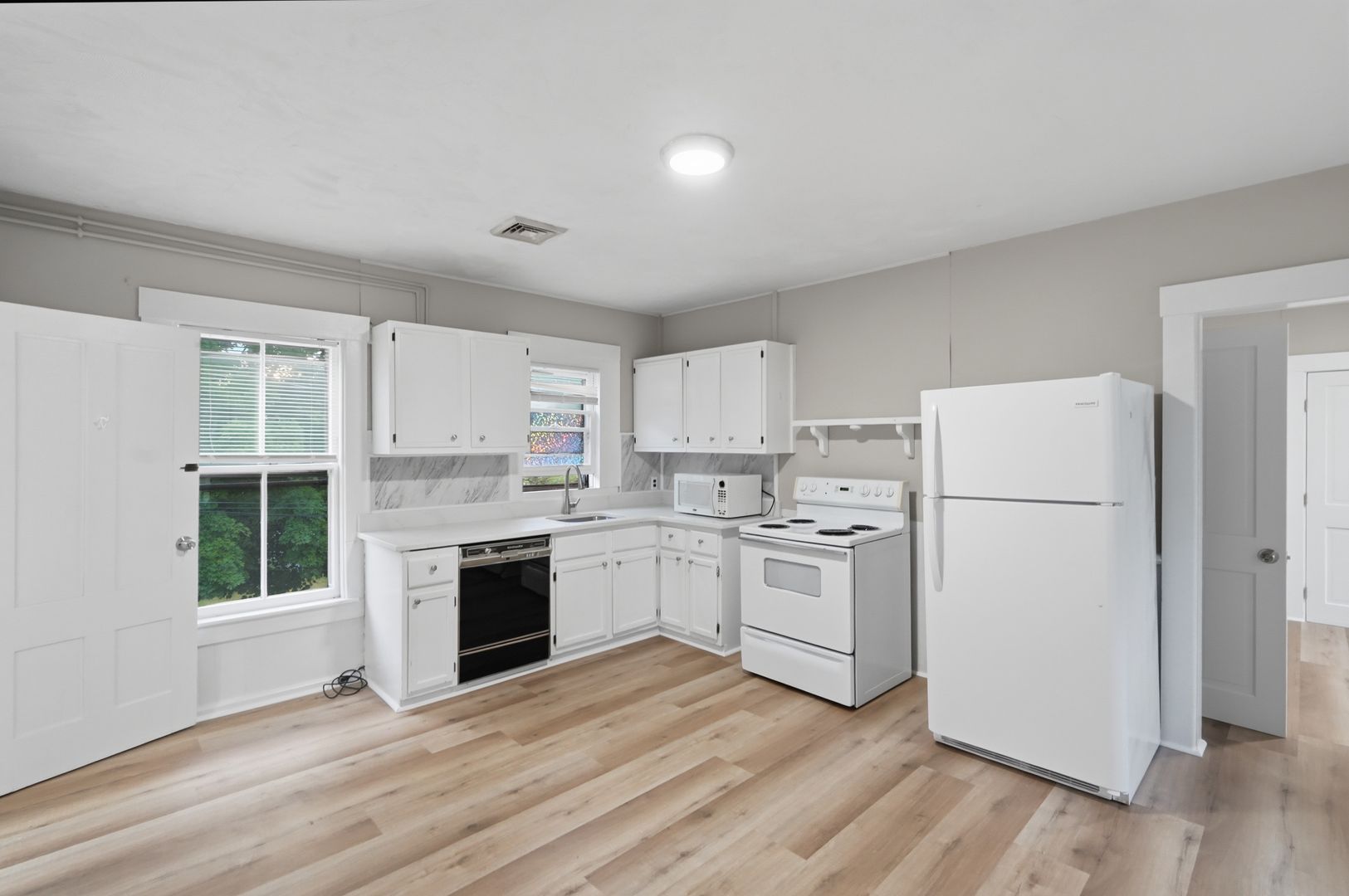 Pepperell Apartment: 71 Main St