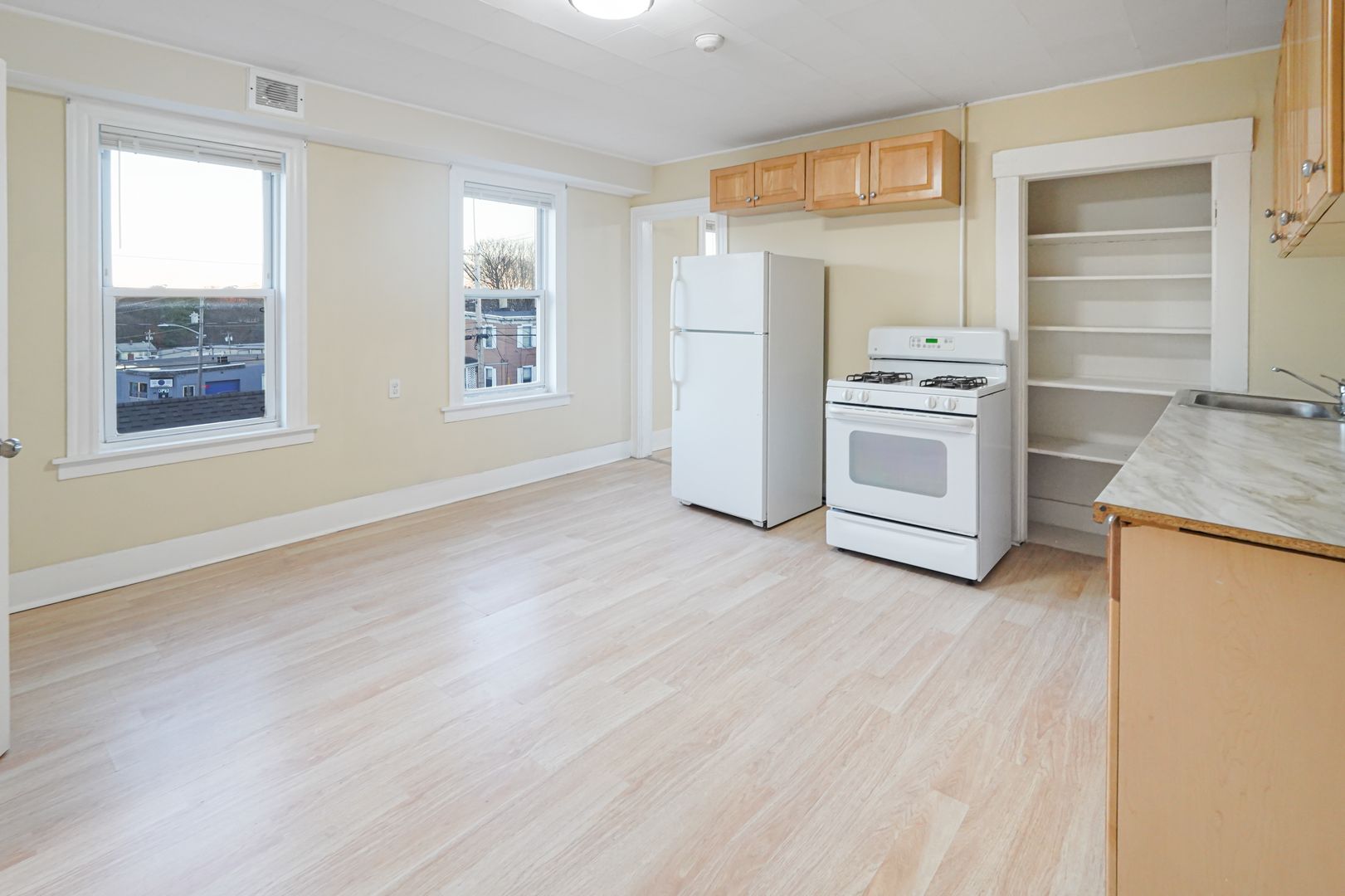 Fitchburg Apartment: 168 Lunenburg St