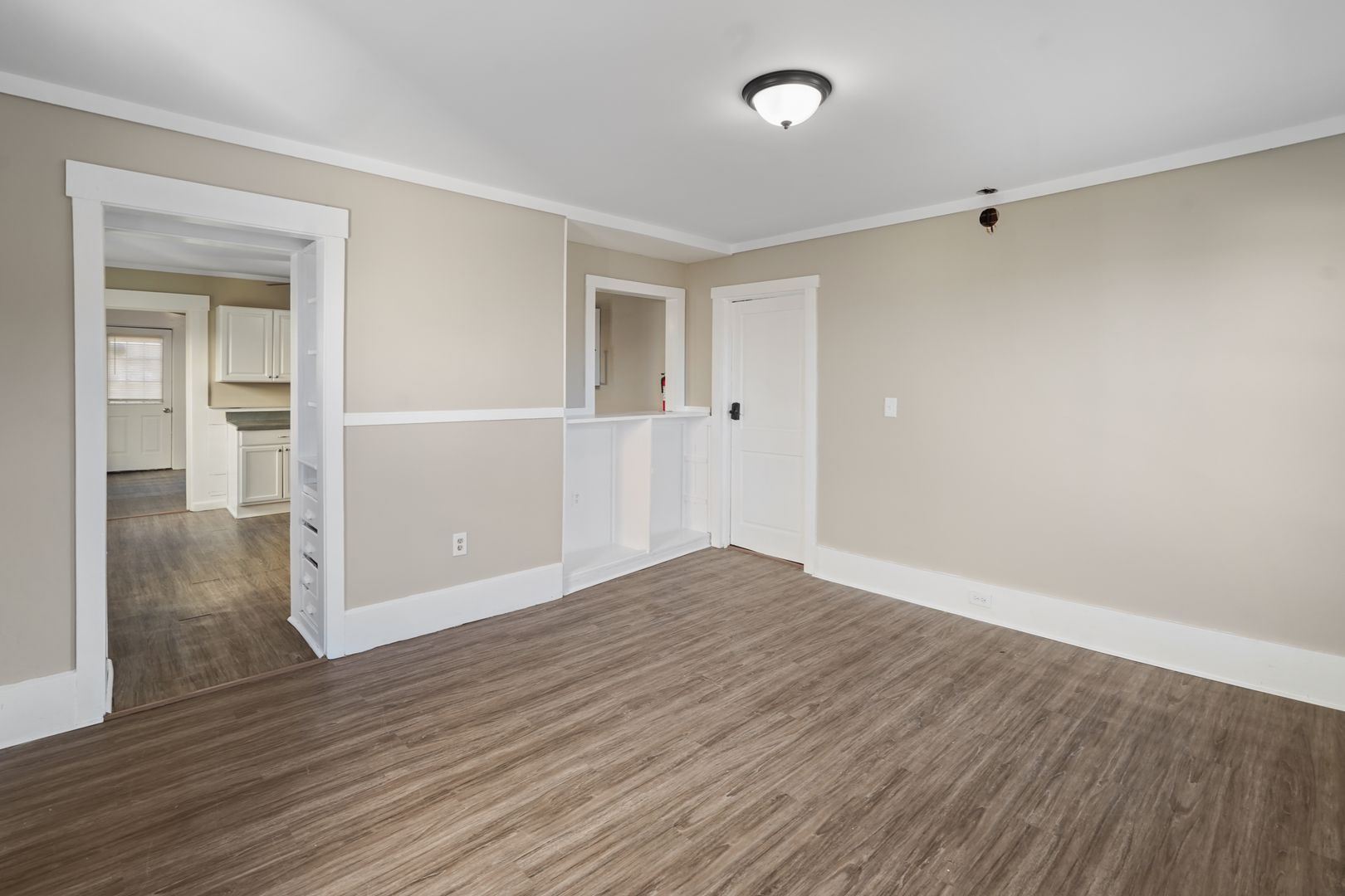 Clinton Apartment: 1-3 Oak St