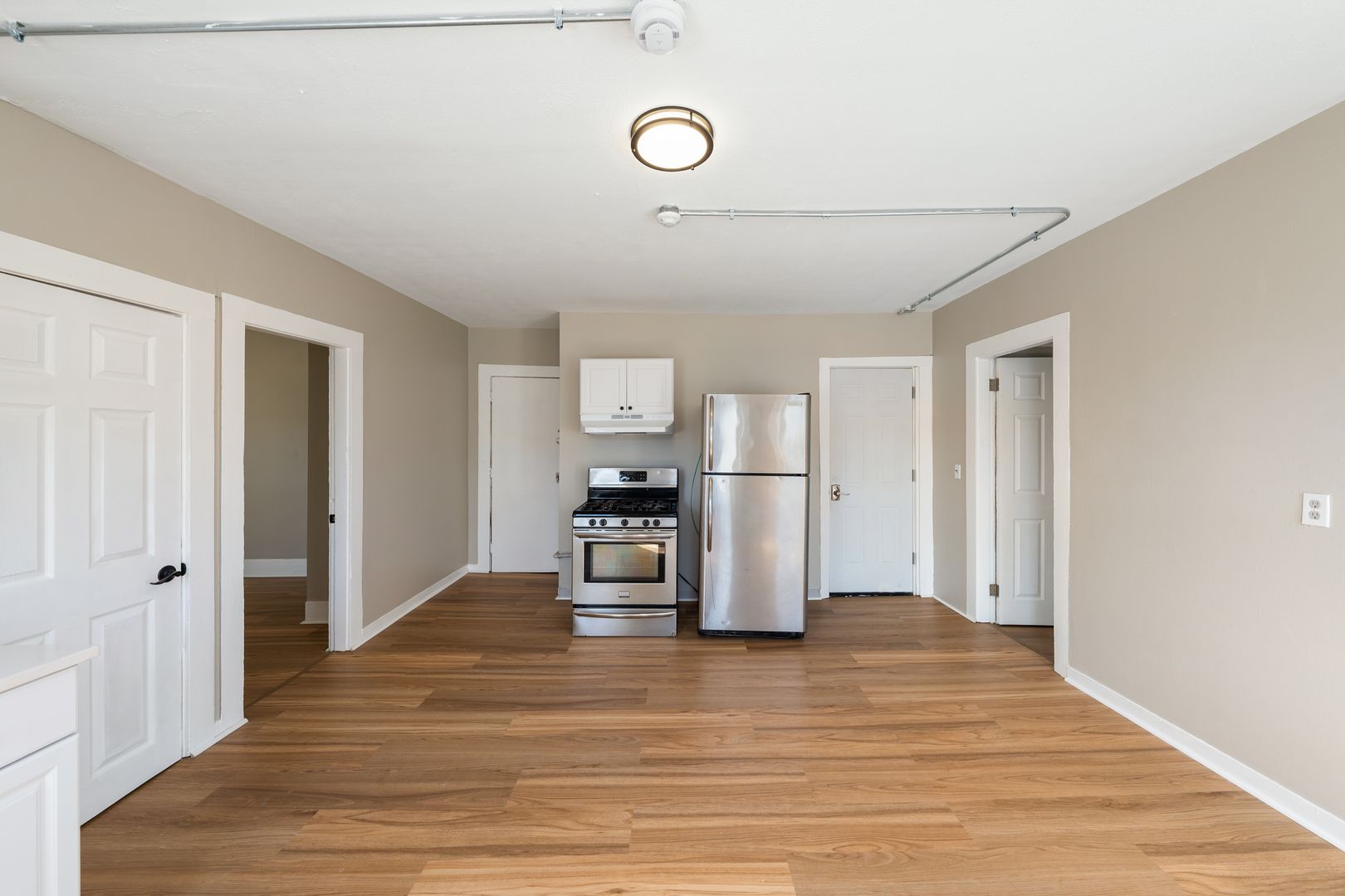 Lawrence Apartment: 50 Common St