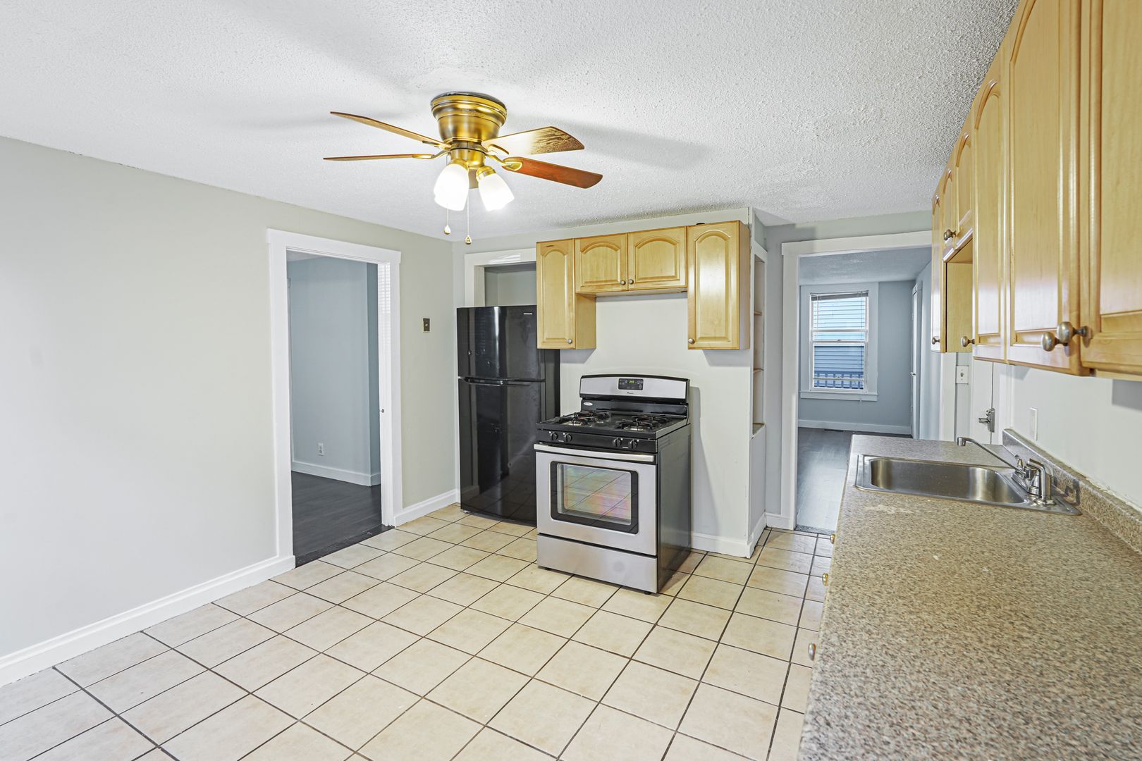 Marlborough Apartment: 56 Devens St