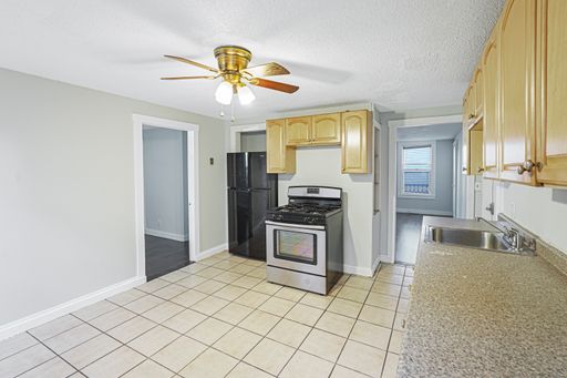 2 Bedroom Apartment for Rent in Marlborough, MA – 56 Devens St Unit 1R | Pet Friendly & Parking