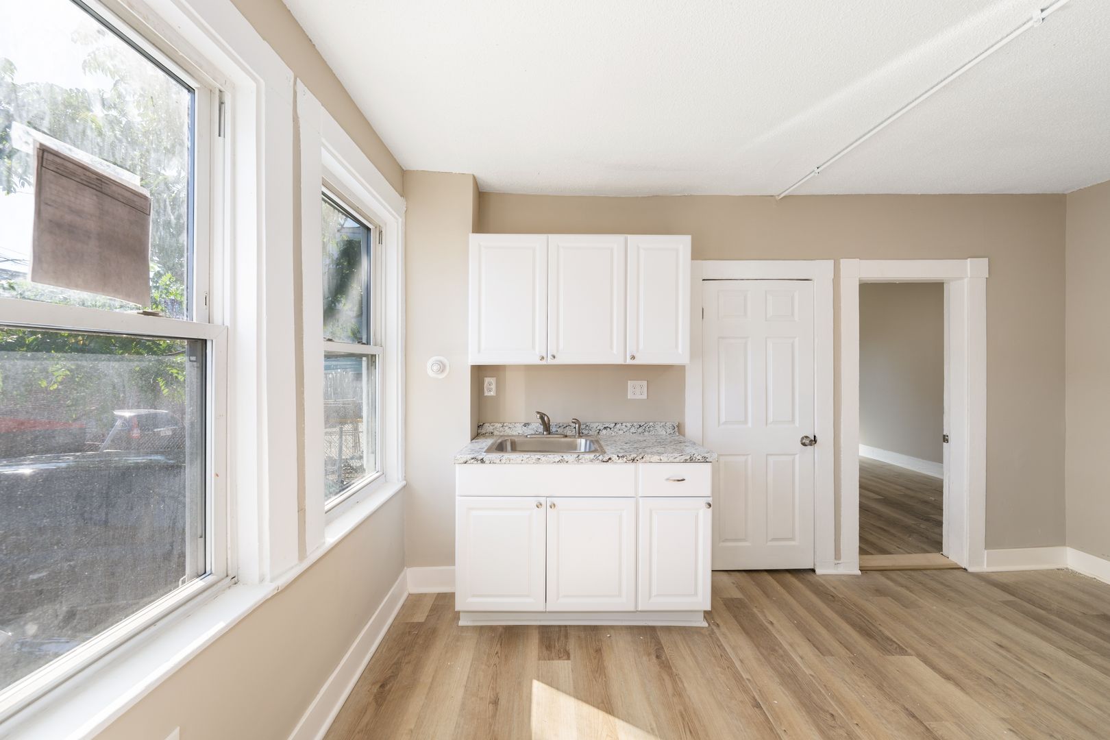 Lawrence Apartment: 50 Common St