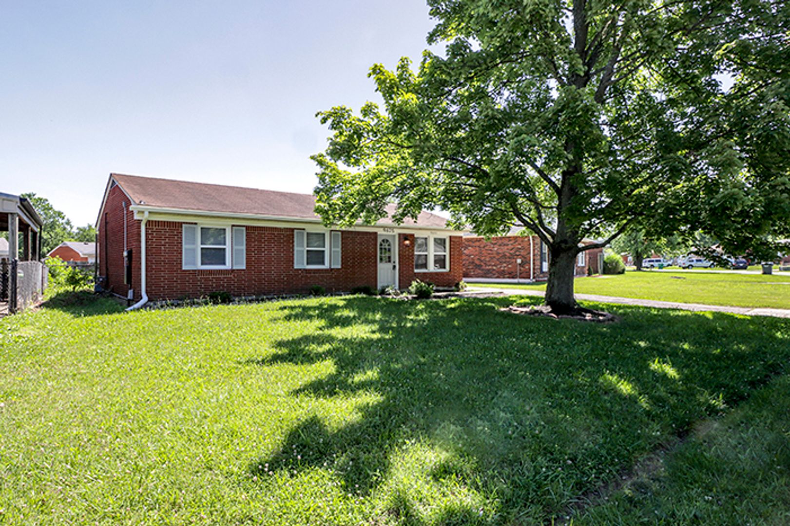 Louisville House: 9625 Scarborough Ave