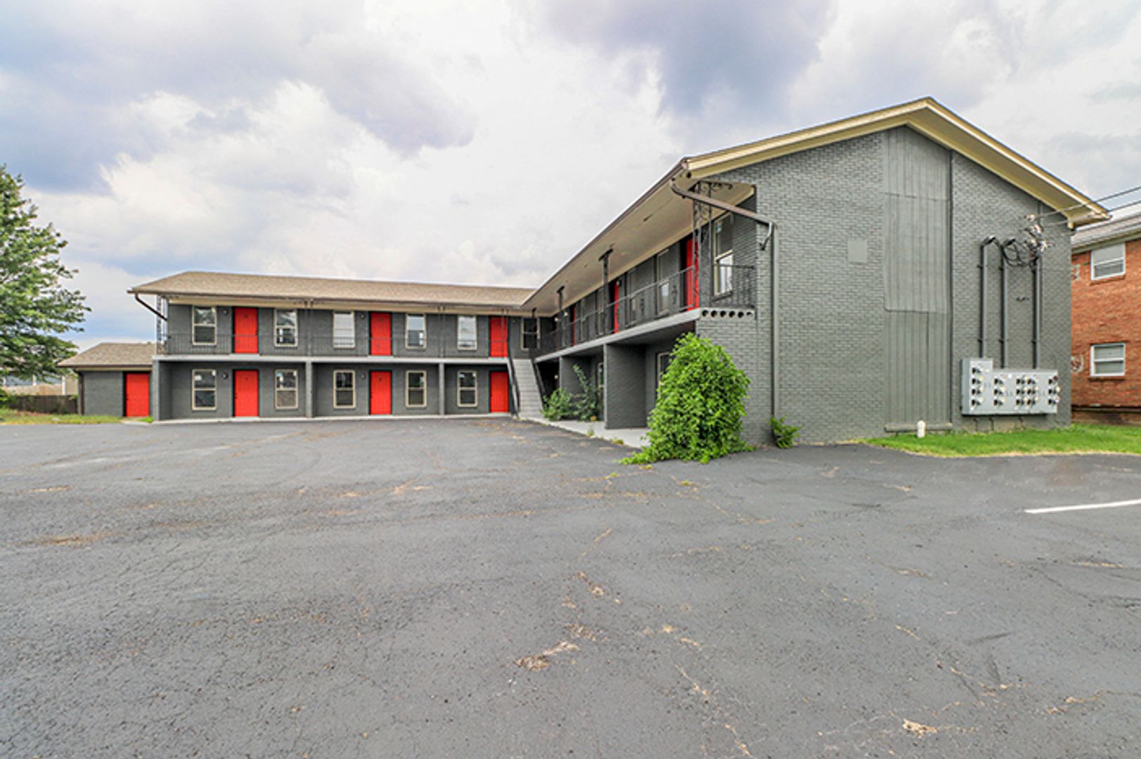 Louisville Apartment: 3405 Shagbark Rd