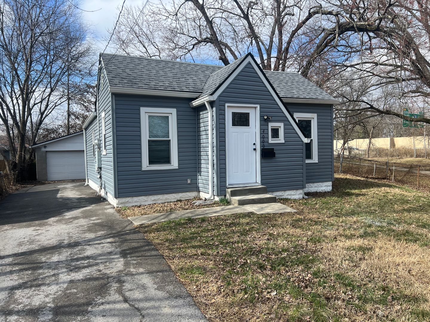 Louisville House: 4000 Churchman Ave