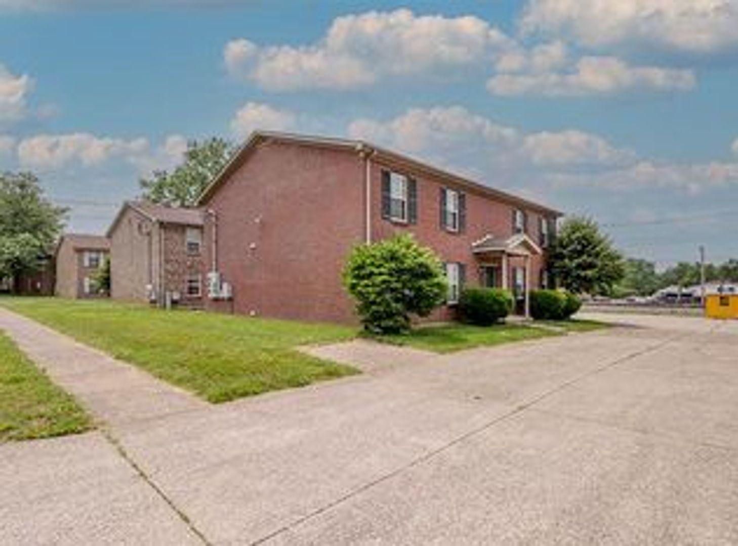 Louisville Apartment: 8506 Standing Oak Dr