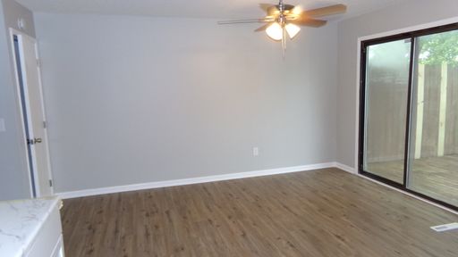 3 bedroom and 1.5 bath home in Radcliff – photo 1