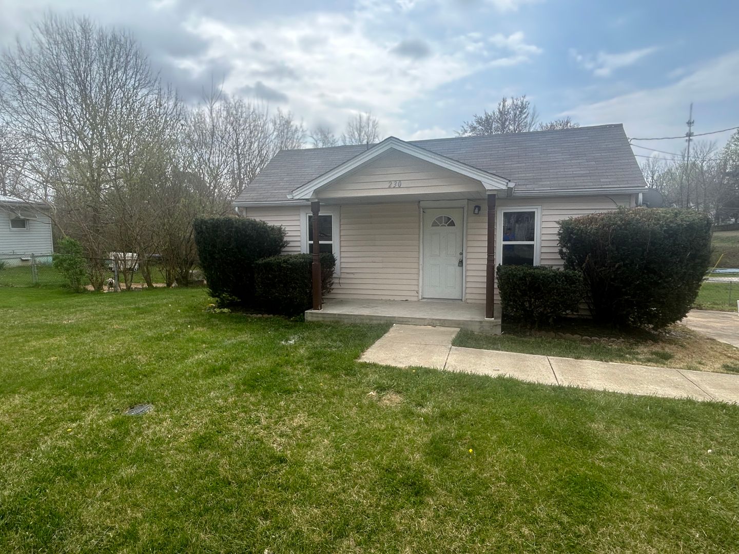Radcliff House: 230 Horseshoe court