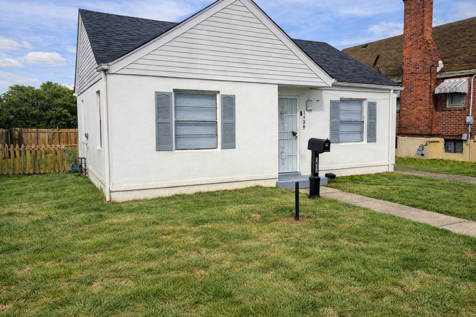 Louisville House: 1438 Lillian Ave