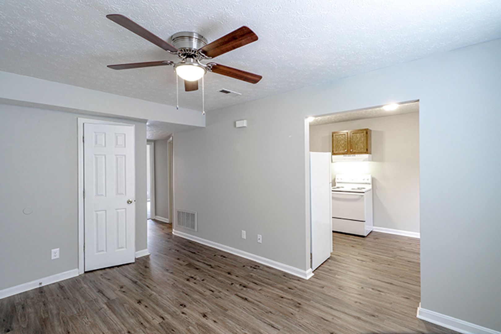 Louisville Apartment: 8508 Standing Oak