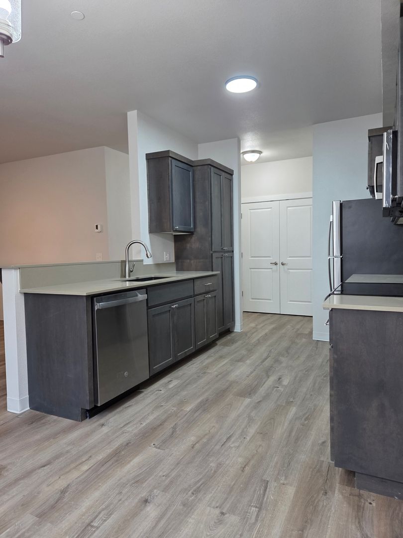 Gervais Apartment: 60 Alder St