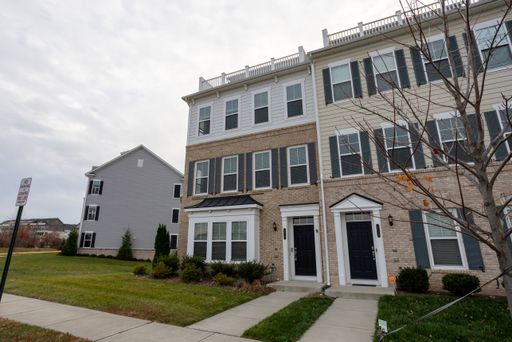 17137 Branched Oak Rd, Dumfries, VA 22026