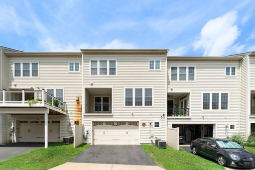 42524 Rowderbury Sq, Chantilly, VA 20152