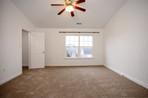 8150 Rainwater Cir, Manassas, VA 20111