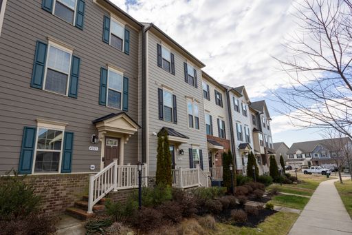 2023 Serviceberry Rd , Dumfries, VA 22026