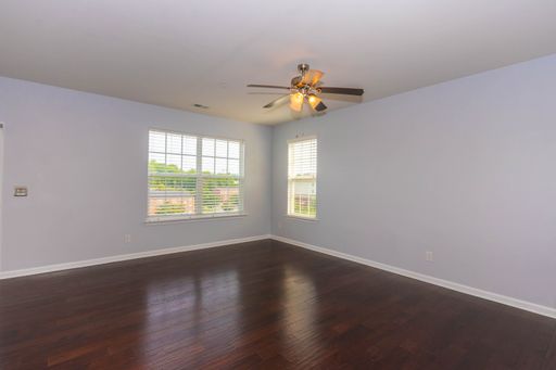 17002 Beveridge Dr, Dumfries, VA 22026