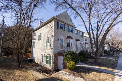 16326 Taconic Cir , Dumfries, VA 22025