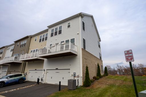 17137 Branched Oak Rd, Dumfries, VA 22026