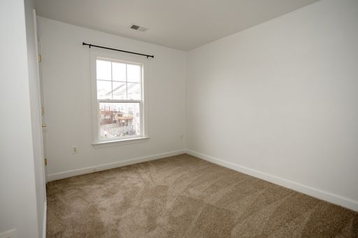 8150 Rainwater Cir, Manassas, VA 20111