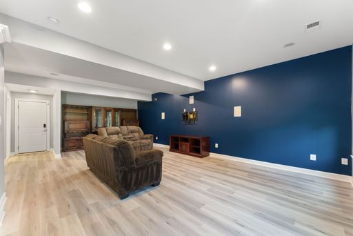 42524 Rowderbury Sq, Chantilly, VA 20152