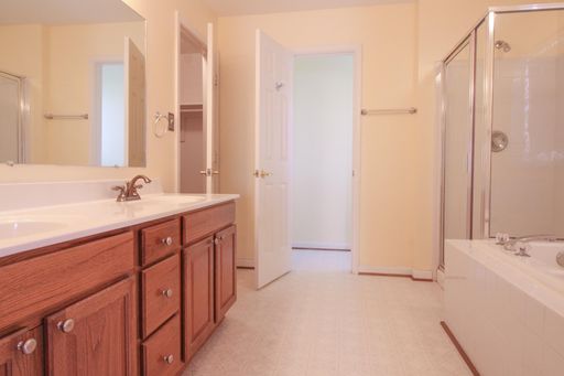 6540 Cottonwood Dr, Bealeton, VA 22712-9454