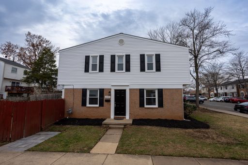 8343 Irongate Way, Manassas, VA 20109
