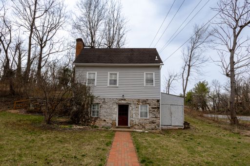 8200 Buckland Mill Rd, Gainesville, VA 20155