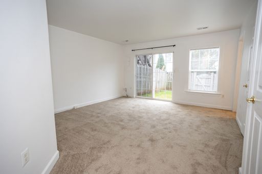 8150 Rainwater Cir, Manassas, VA 20111