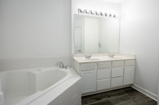 8150 Rainwater Cir, Manassas, VA 20111