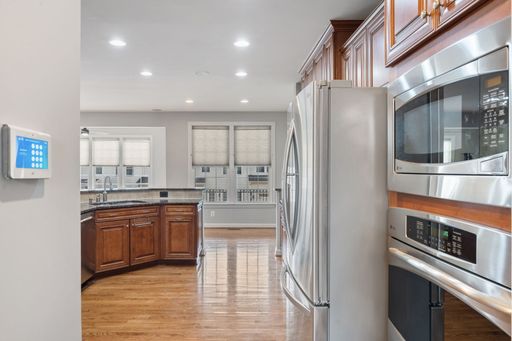 42524 Rowderbury Sq, Chantilly, VA 20152