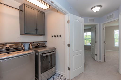 17002 Beveridge Dr, Dumfries, VA 22026