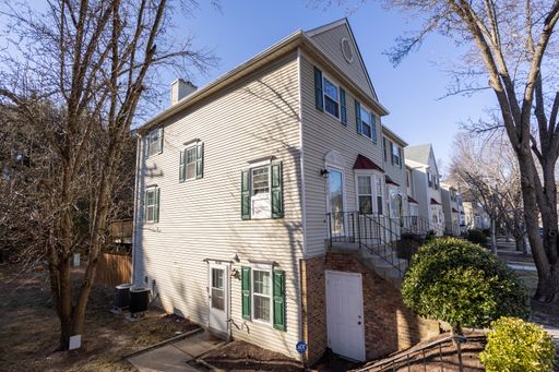 16326 Taconic Cir , Dumfries, VA 22025