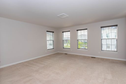 17002 Beveridge Dr, Dumfries, VA 22026