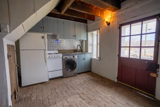 8200 Buckland Mill Rd, Gainesville, VA 20155